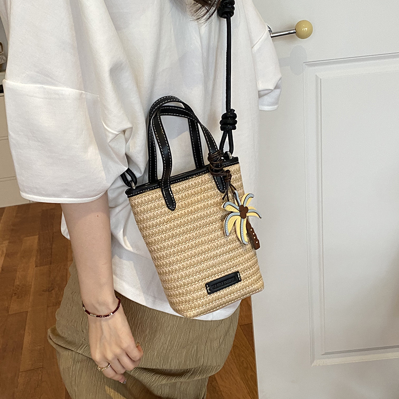 Women Mini Straw Woven Bucket  - Women'S Fashion Trends Spring 2026 评论和价格