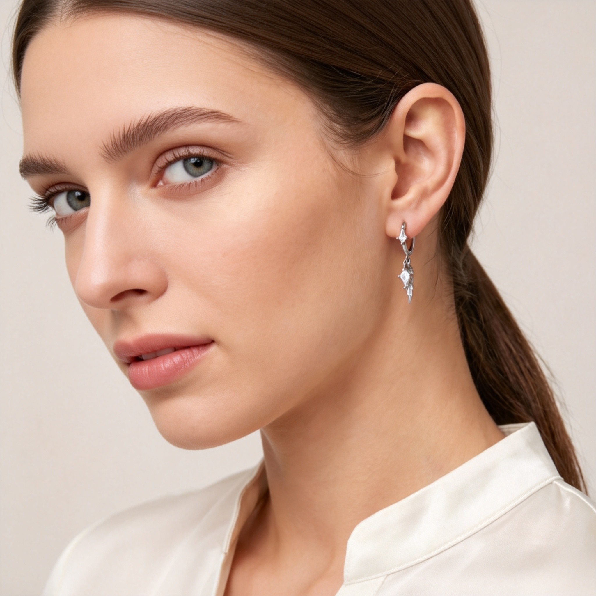 Wing Rhombus CZ Dangle Huggie  - Women'S Fashion Edgy 评论和价格