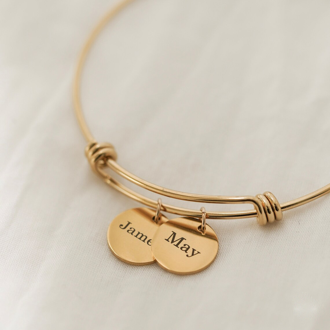 Personalized Bangle Bracelet W - Women Fashion Name Ideas 评论和价格