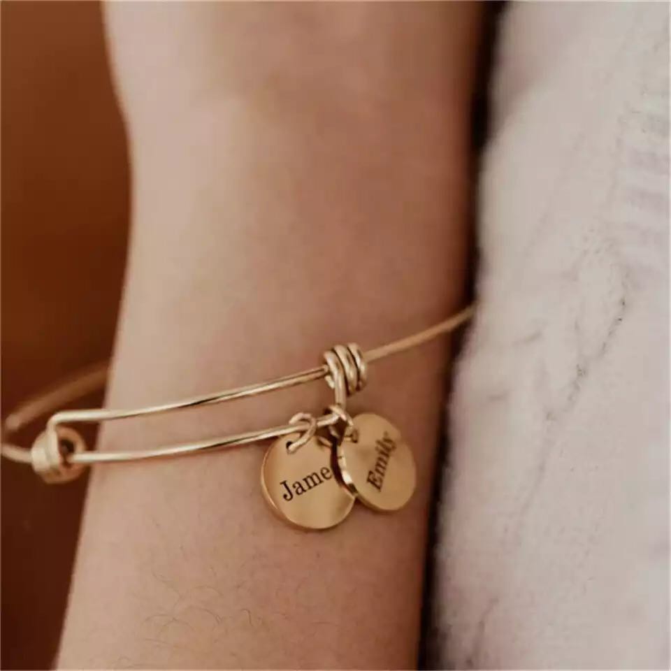 Personalized Bangle Bracelet W - Women Fashion Name Ideas 评论和价格