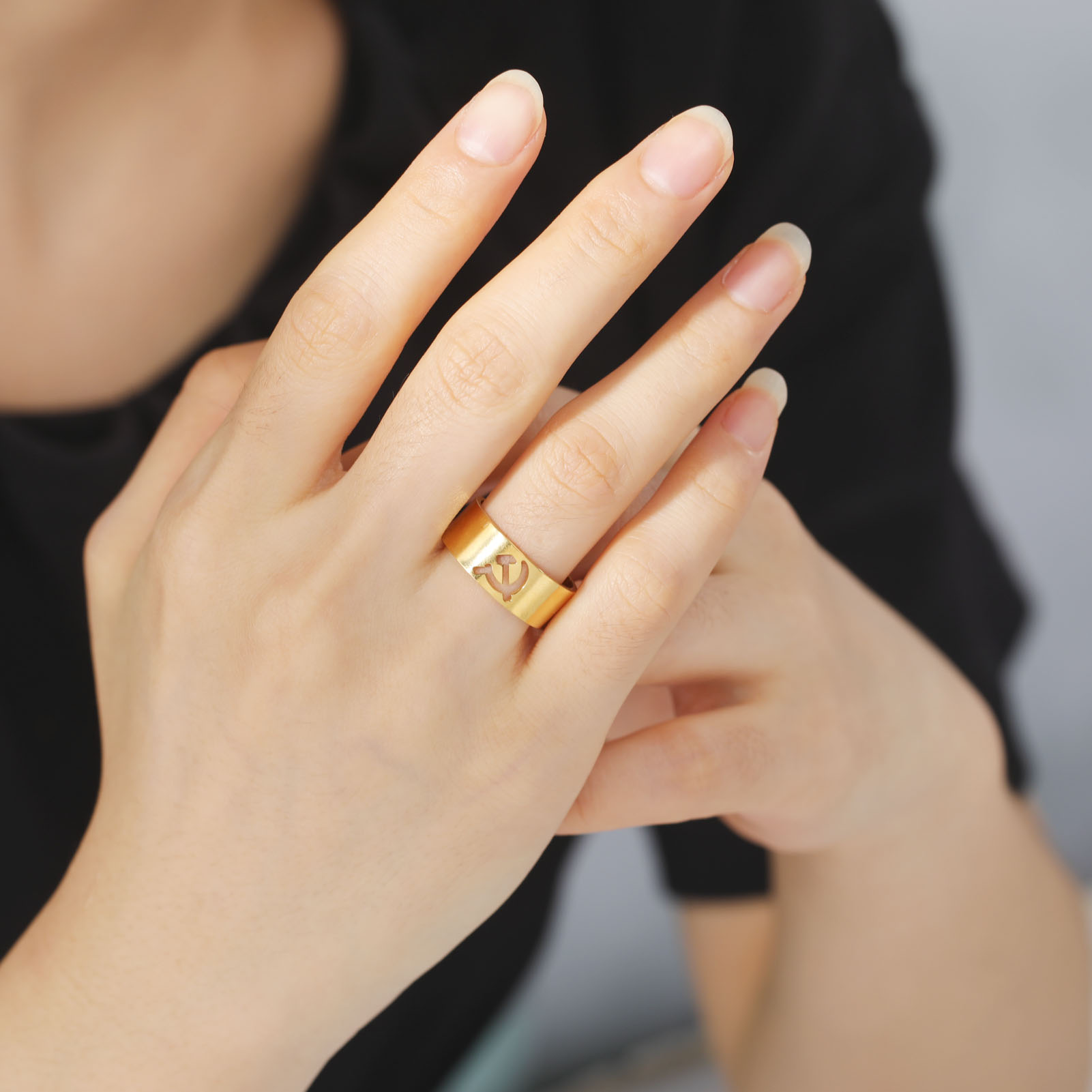 Soviet Hammer Sickle Finger Ri - Women'S Fashion Revolution 评论和价格